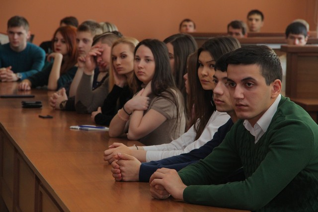 Заместитель прокурора Челябинской области ответил на вопросы студентов