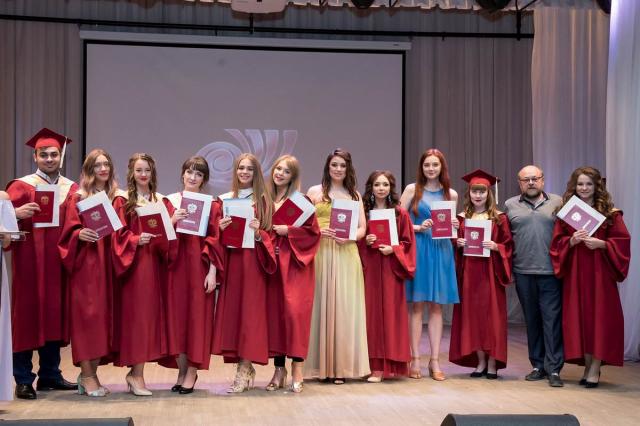 В Челябинске вручили дипломы выпускникам Института права