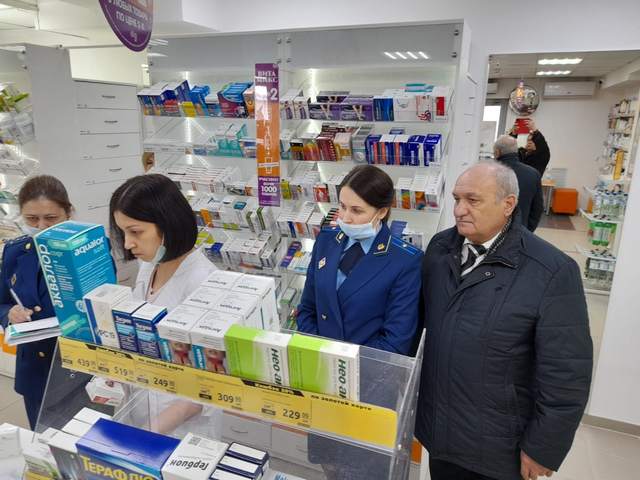 Юристы Чебаркуля  проверили  наличие и цены на лекарства