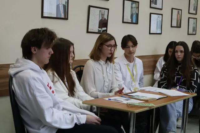 Молодёжные дебаты к предстоящему Году семьи в России
